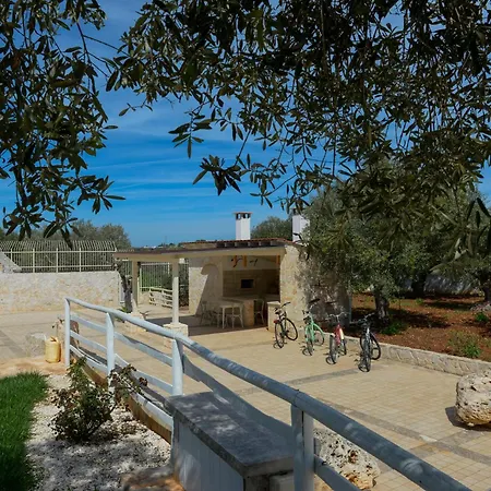 Trulli Lisanna - Luxury Trulli Estate With Pool Апартаменты *